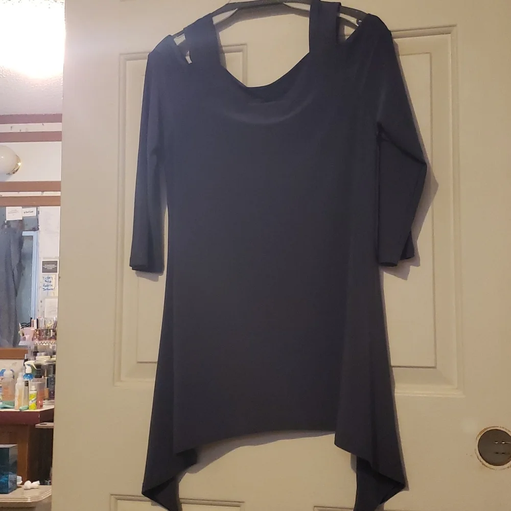 NWT Grey Boutique come and see top - Picture 4 of 4